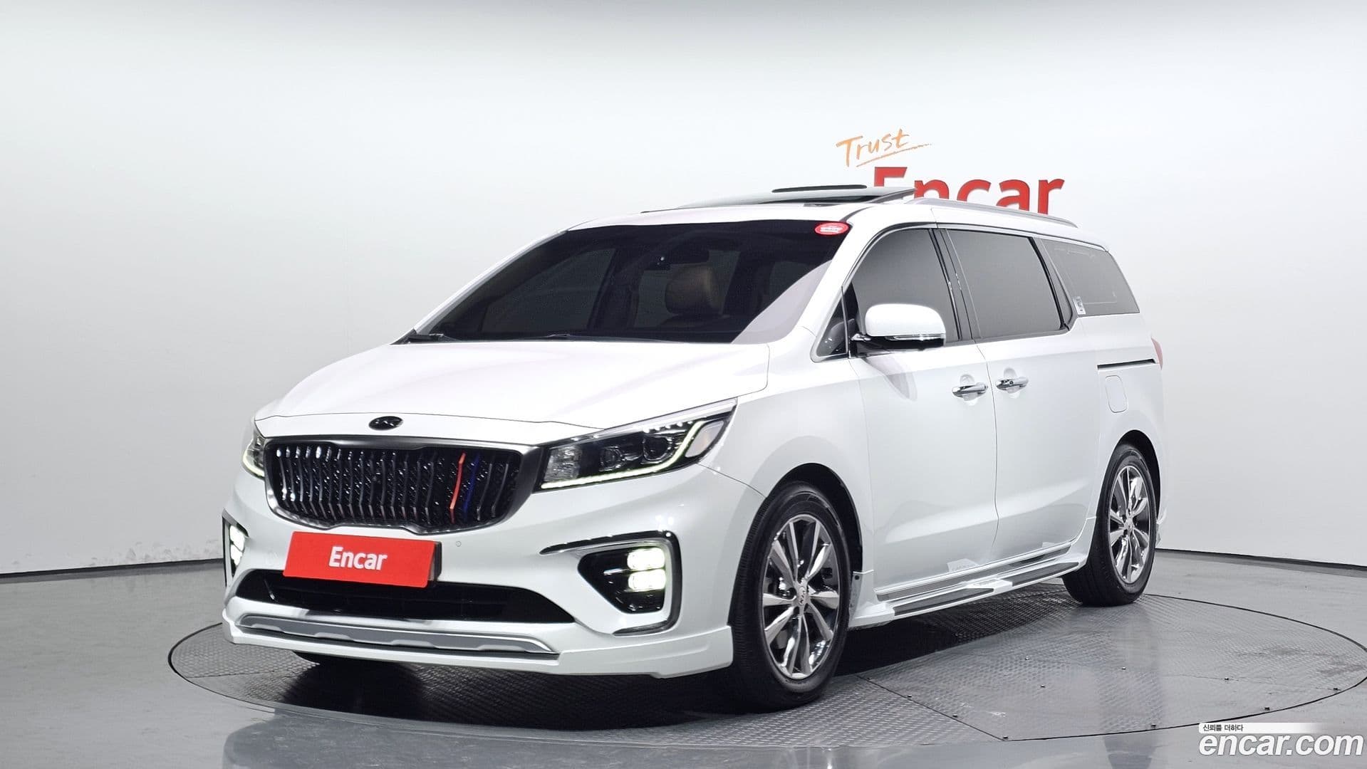 Main__Slider__Photo:Canival Kia 2018.5-0
