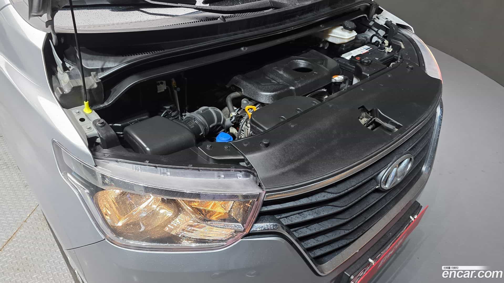 Starex Hyundai 2019.2-INNER-006