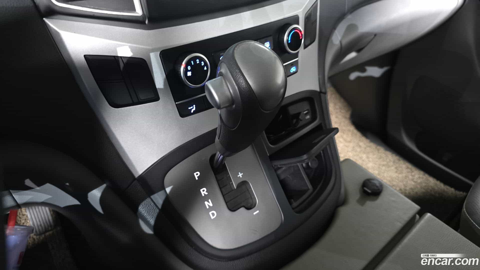 Starex Hyundai 2019.2-INNER-009
