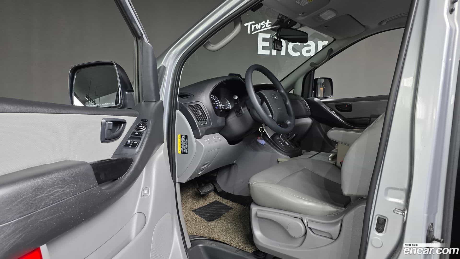 Starex Hyundai 2019.2-OPTION-015