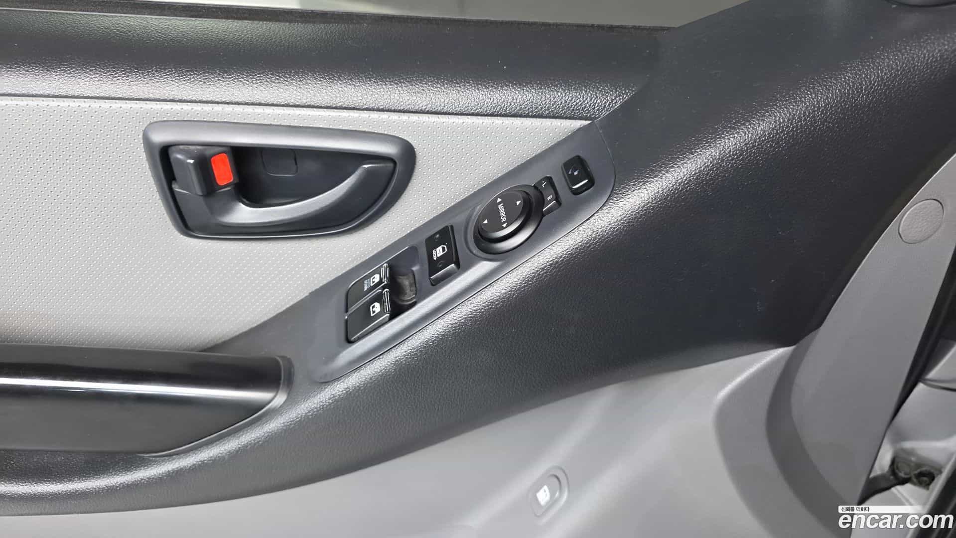 Starex Hyundai 2019.2-OPTION-016