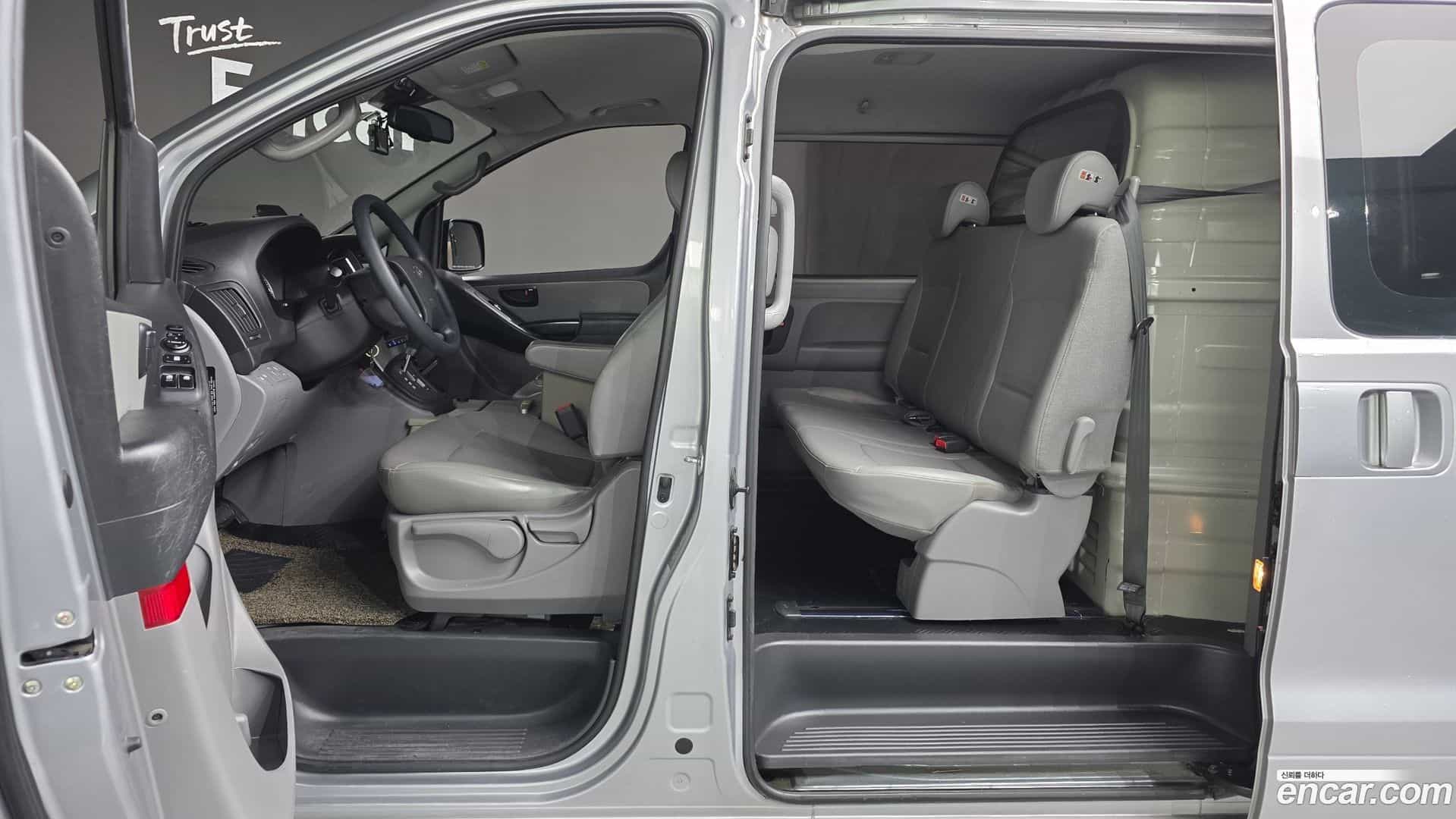 Starex Hyundai 2019.2-OPTION-021