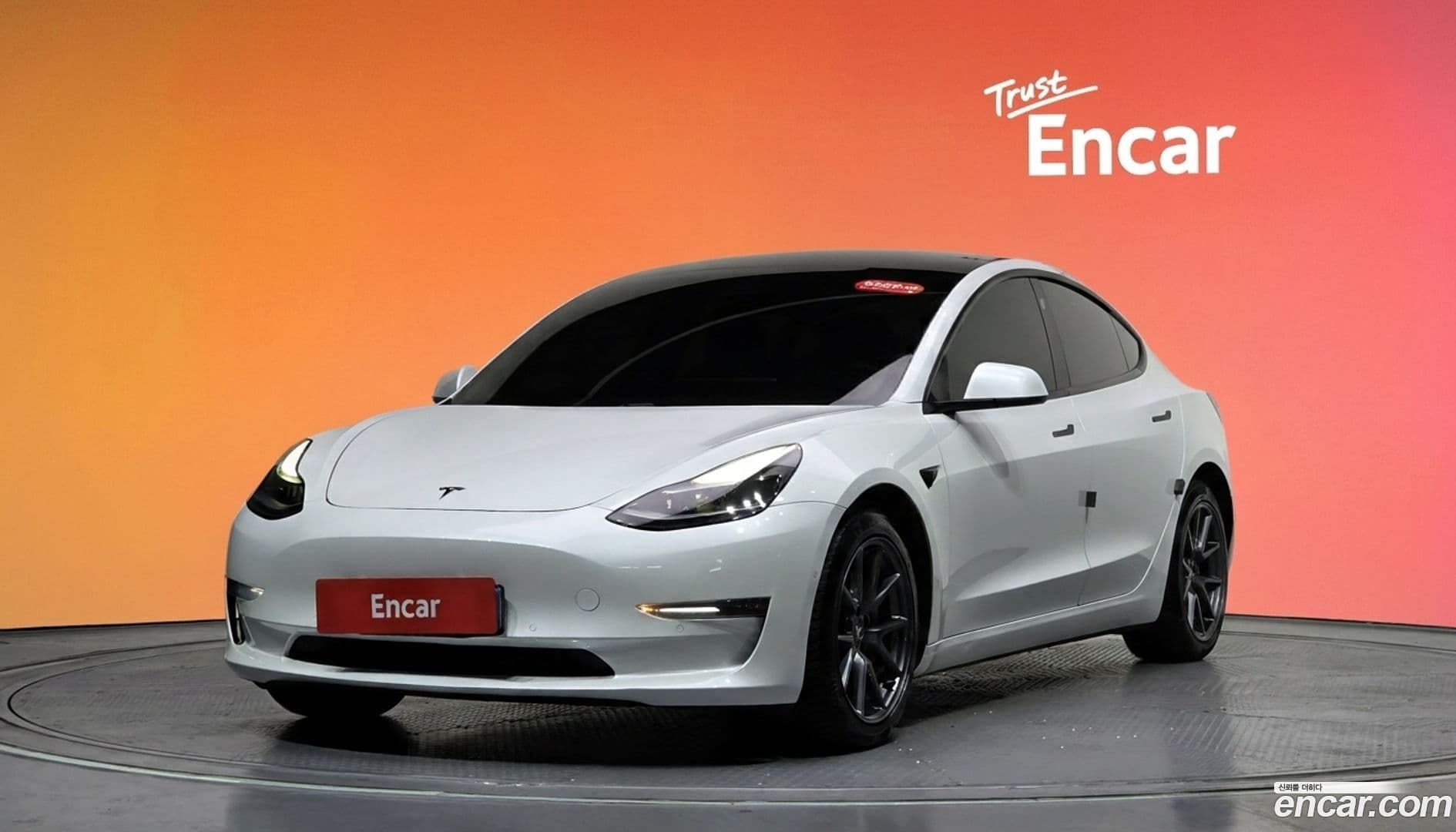 Main__Slider__Photo:Model 3 Tesla 2021.5-0