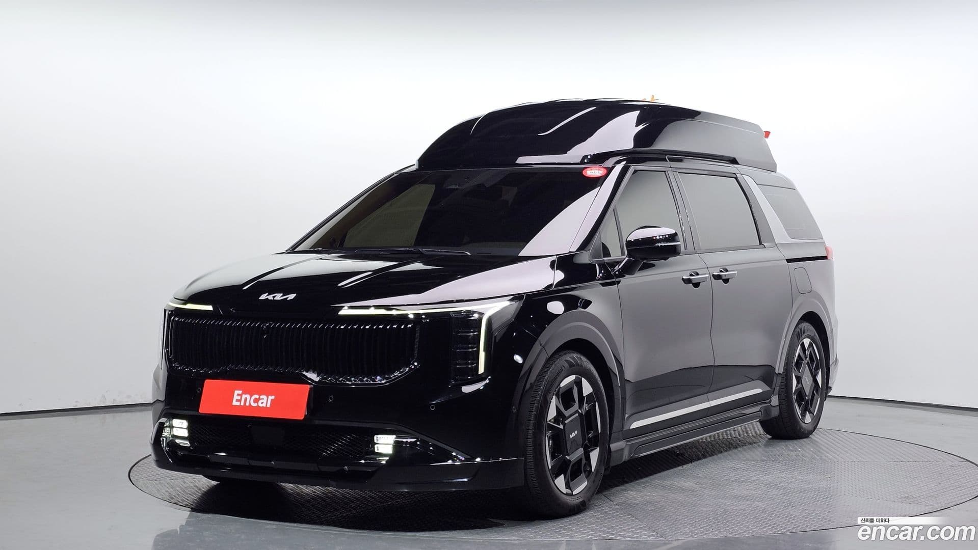 Main__Slider__Photo:Canival Kia 2025.3-0