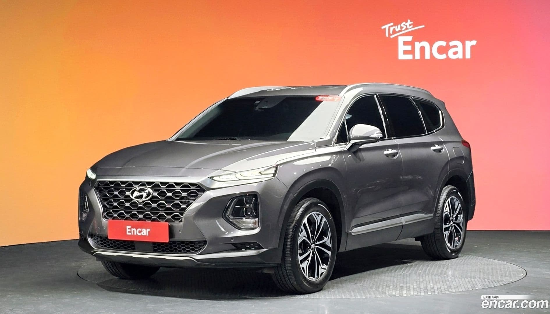 Main__Slider__Photo:Santafe Hyundai 2019.1-0