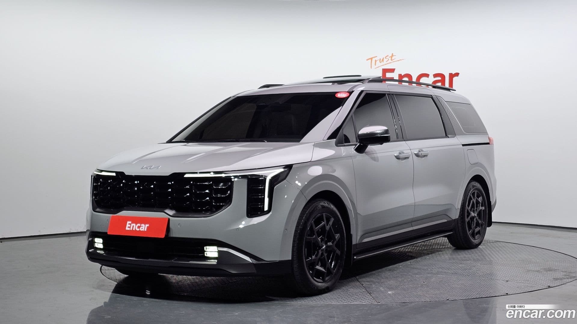 Main__Slider__Photo:Canival Kia 2025.6-0