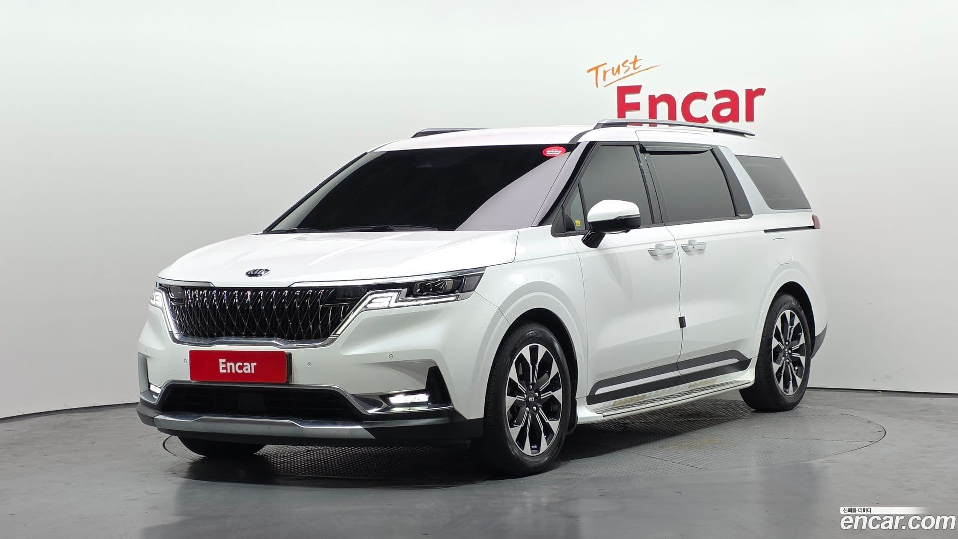 Main__Slider__Photo:Canival Kia 2020.8-0