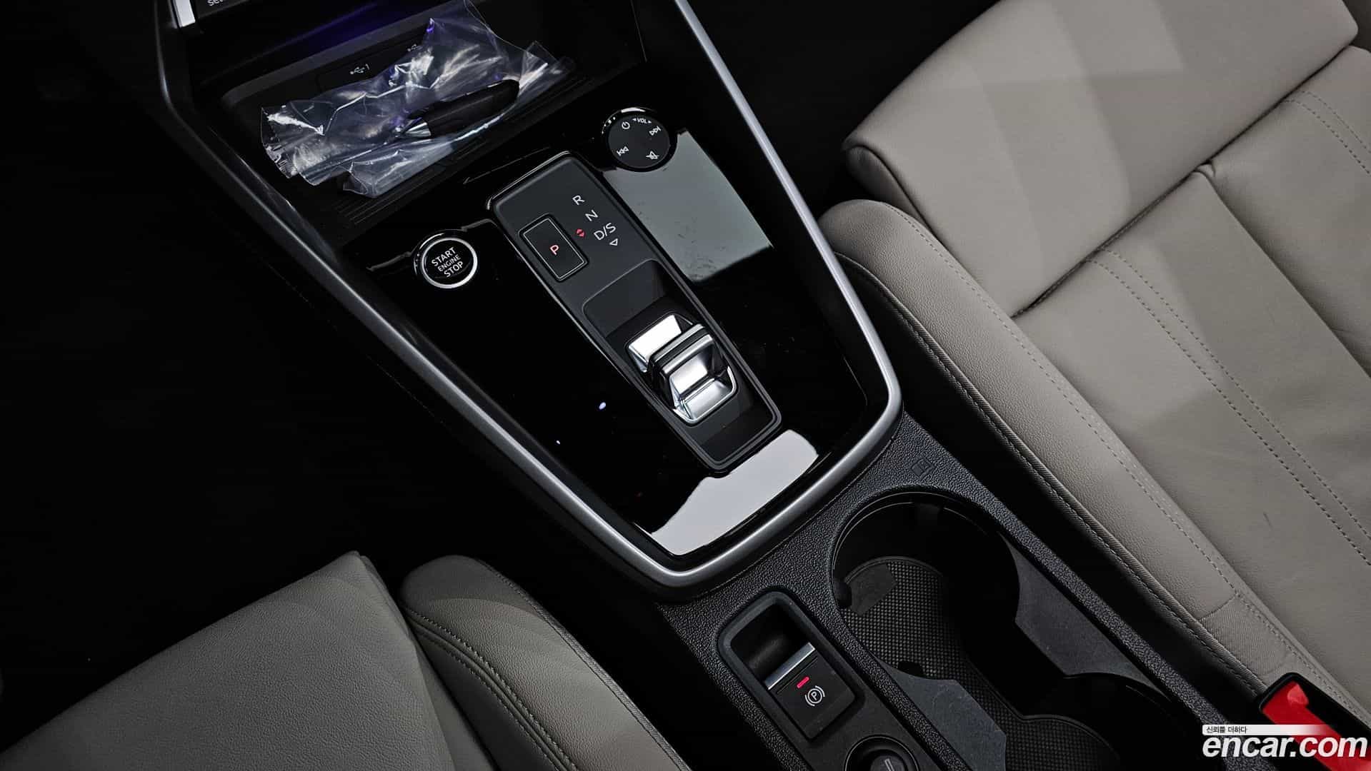 A3 Audi 2023.11-INNER-009