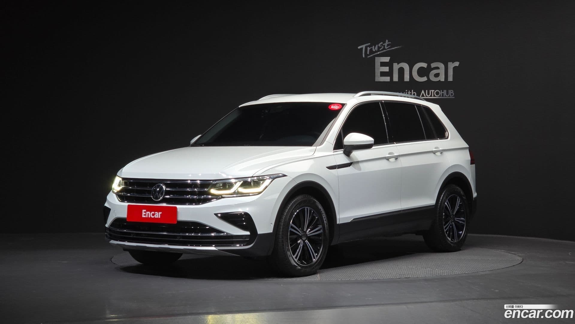 Main__Slider__Photo:Tiguan Volkswagen 2021.6-0