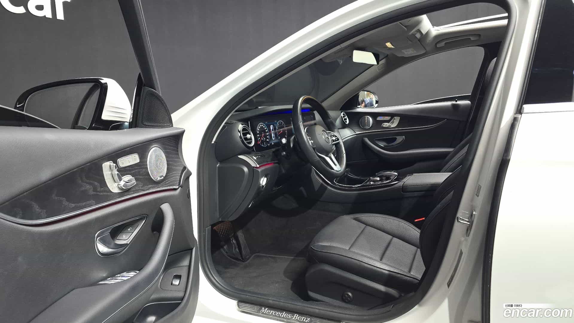 E-Class Mercedes-Benz 2020.7-INNER-010
