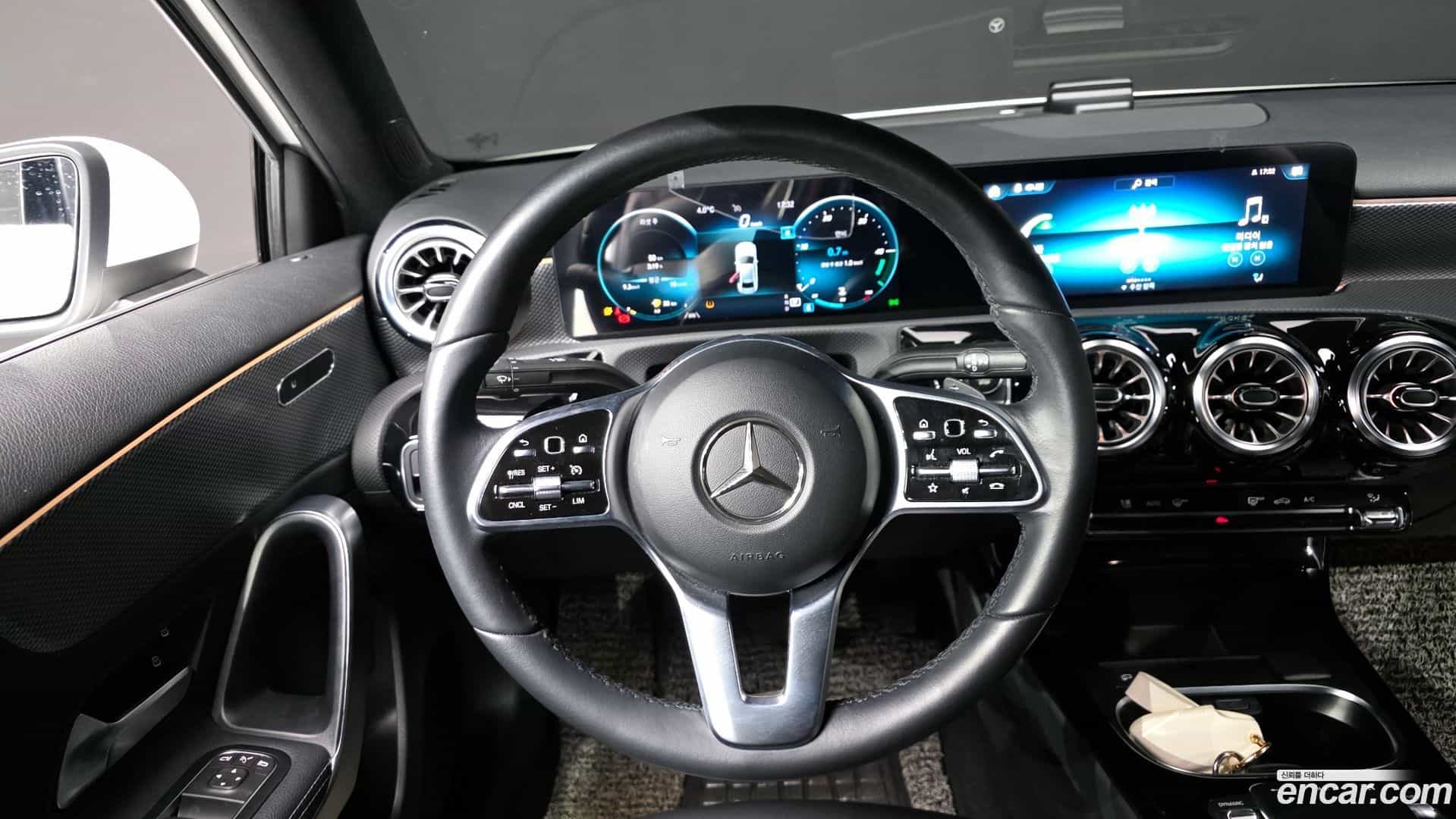 A-Class Mercedes-Benz 2022.9-OPTION-017