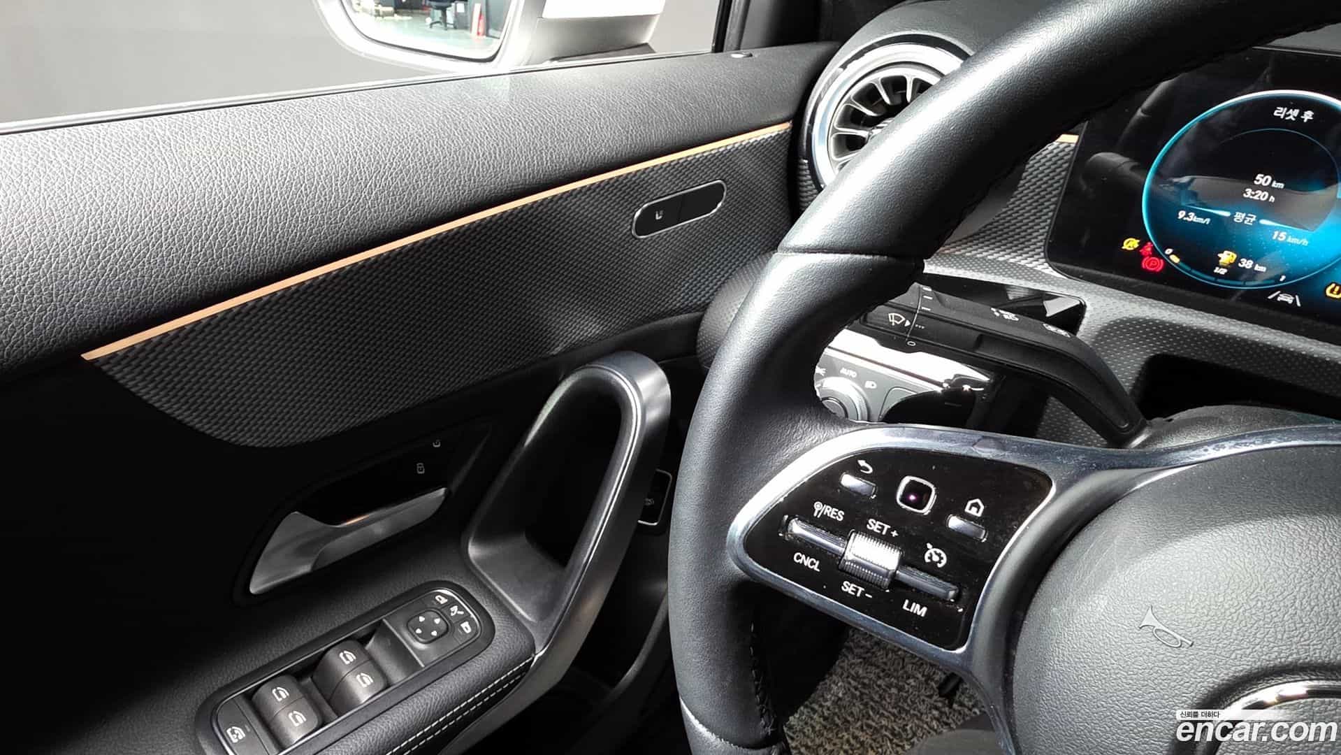A-Class Mercedes-Benz 2022.9-OPTION-023