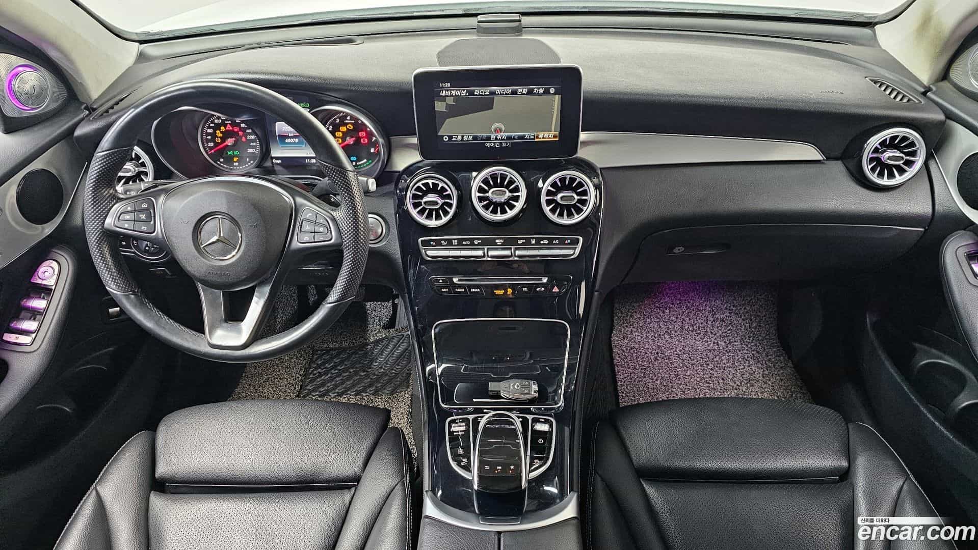 GLC-Class Mercedes-Benz 2018.9-INNER-007