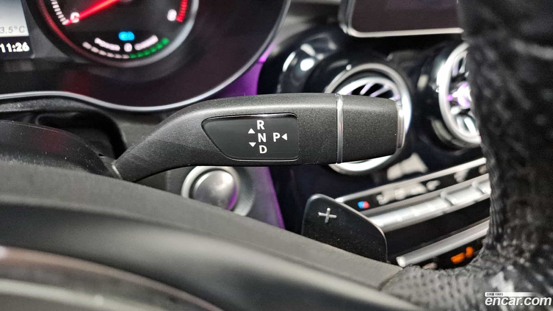 GLC-Class Mercedes-Benz 2018.9-INNER-009