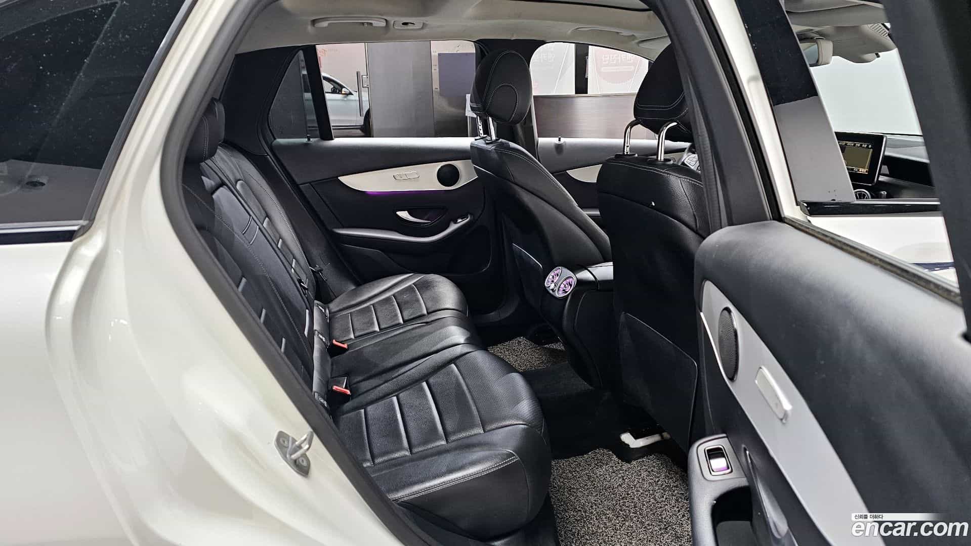 GLC-Class Mercedes-Benz 2018.9-OPTION-016