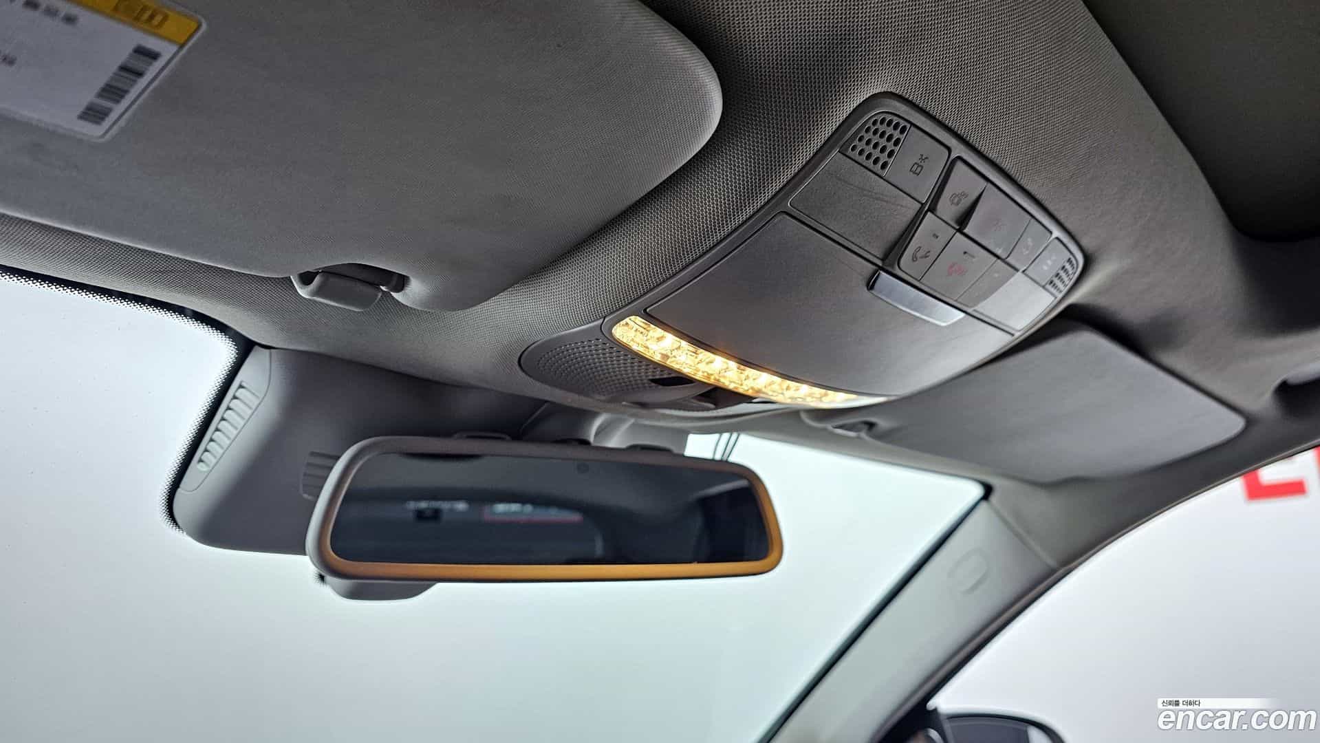 GLC-Class Mercedes-Benz 2018.9-OPTION-020
