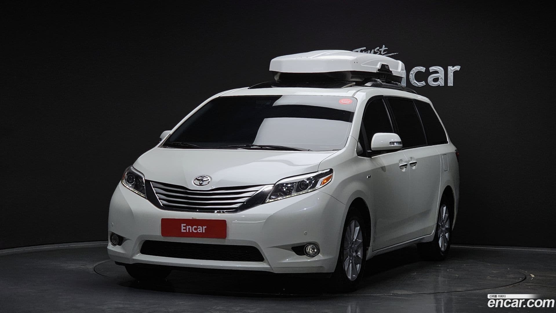 Main__Slider__Photo:Sienna Toyota 2017.11-0