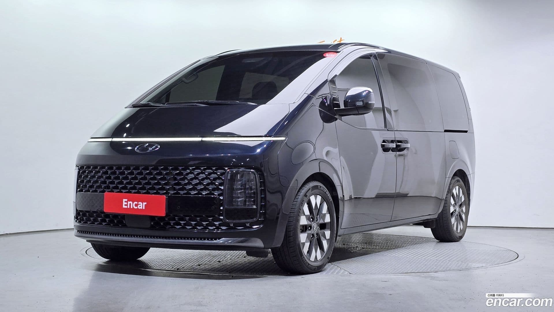 Main__Slider__Photo:Staria Hyundai 2022.9-0