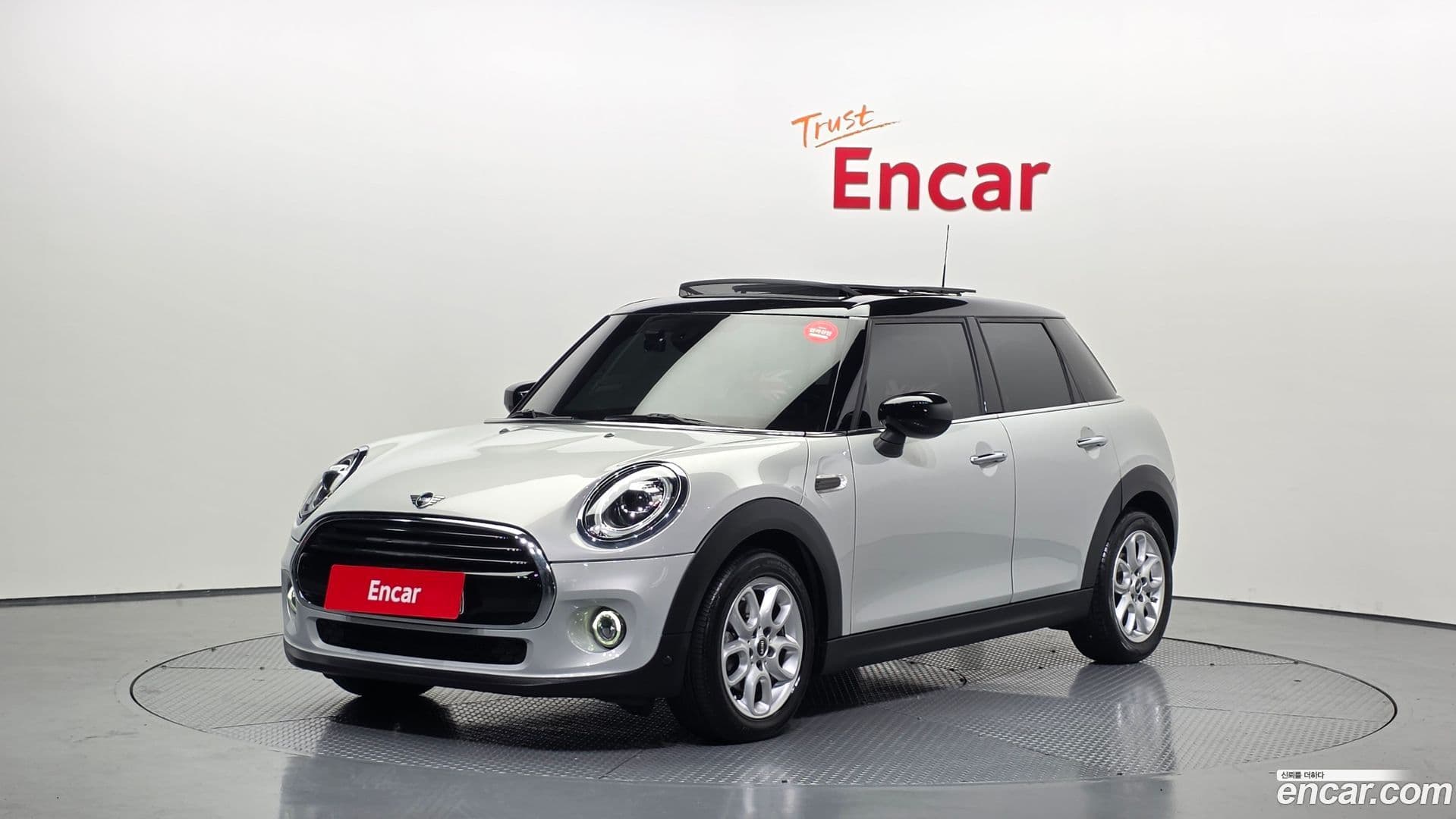 Main__Slider__Photo:Cooper Mini 2021.1-0