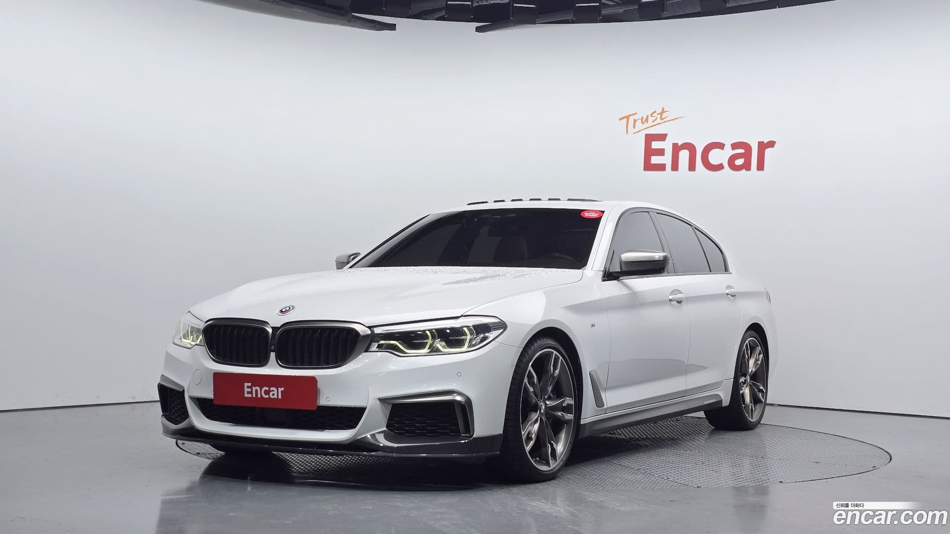Main__Slider__Photo:5-Series BMW 2019.10-0
