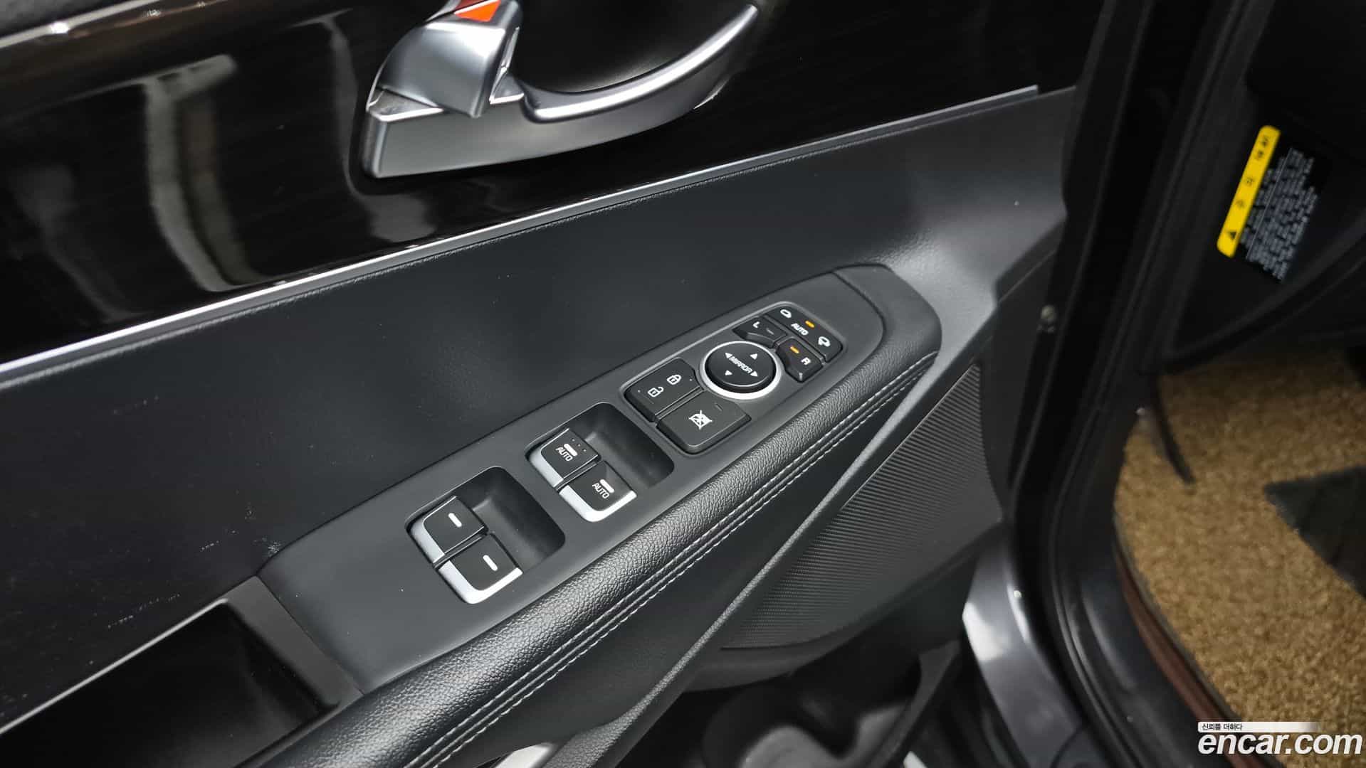 Sorento Kia 2018.0-OPTION-021