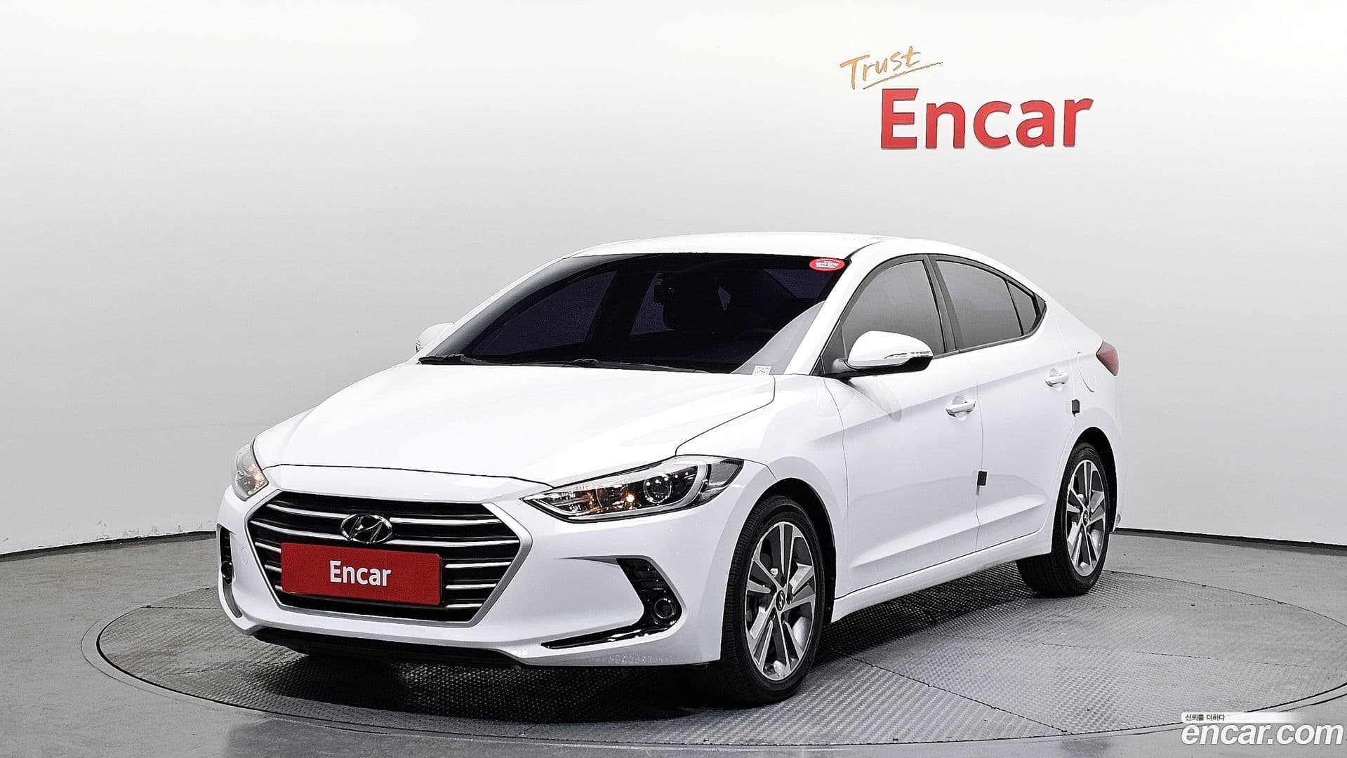 Main__Slider__Photo:AVANTE Hyundai 2018.8-0