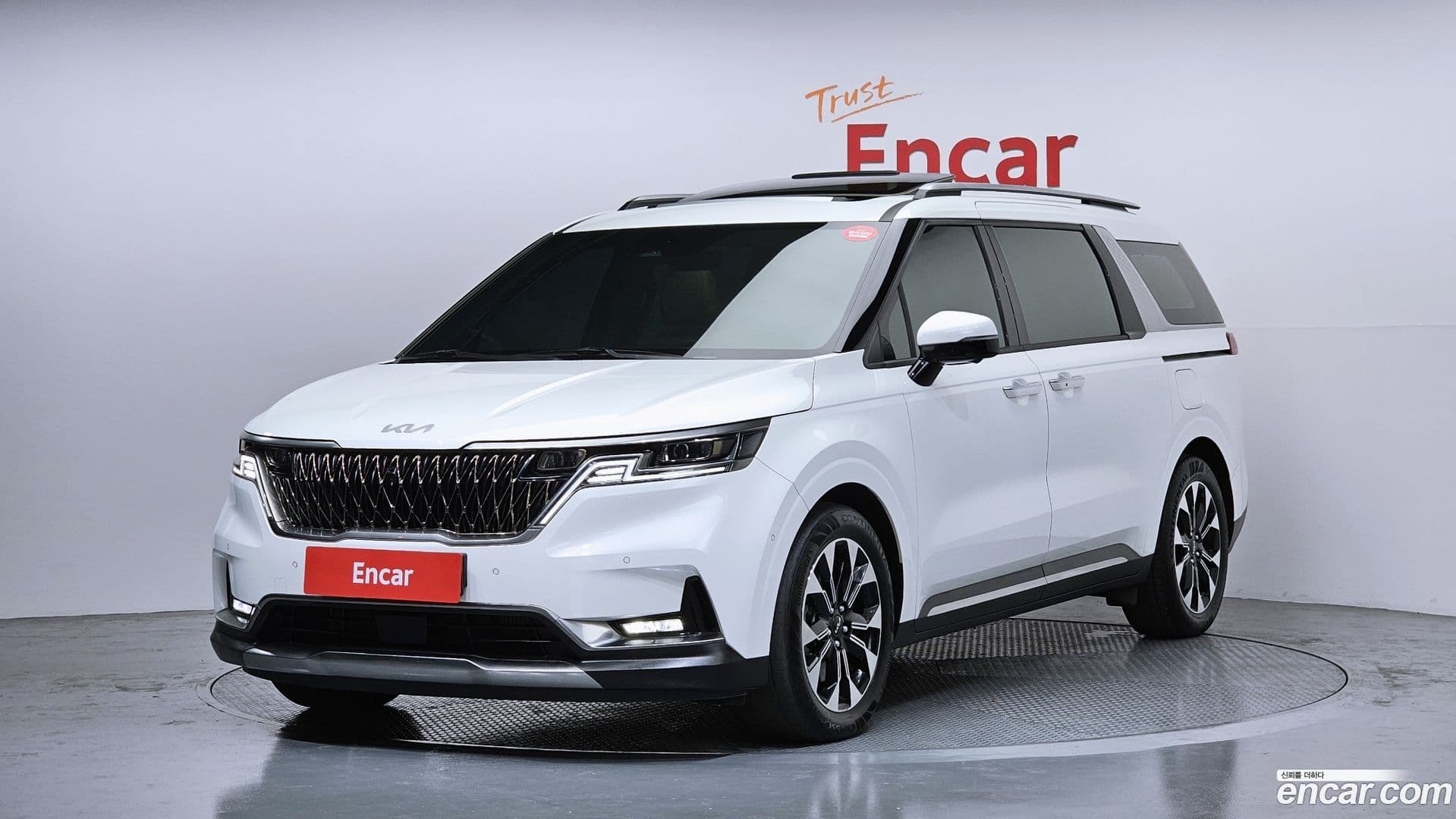 Main__Slider__Photo:Canival Kia 2023.10-0