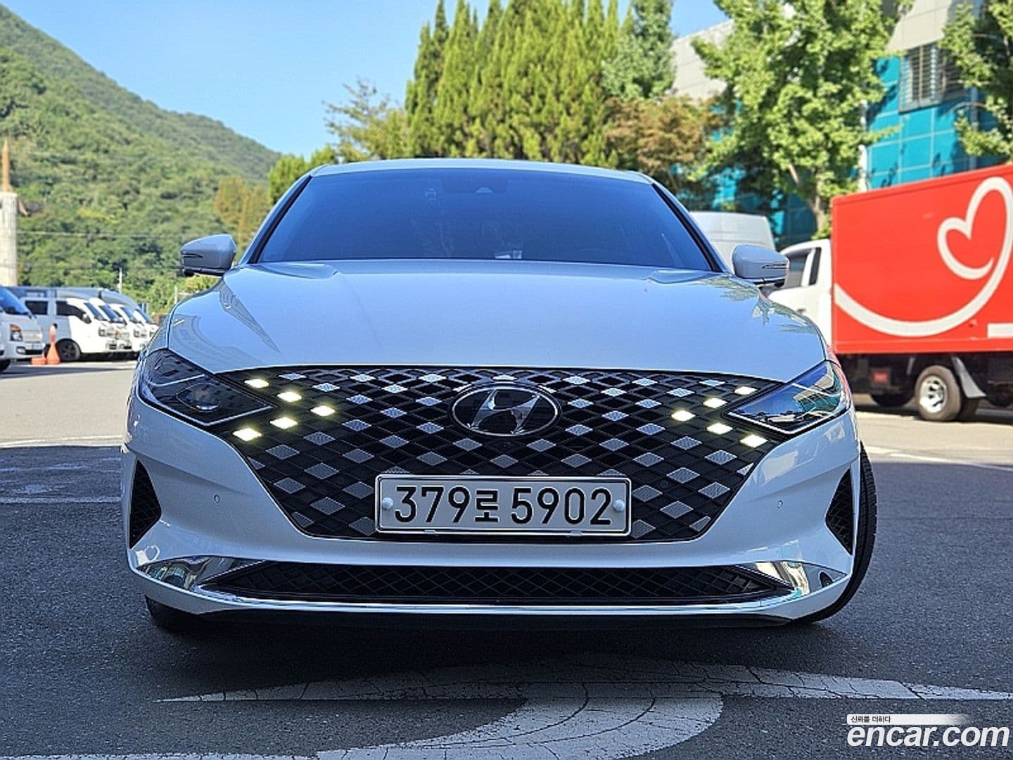 Main__Slider__Photo:Grandeur Hyundai 2020.4-0