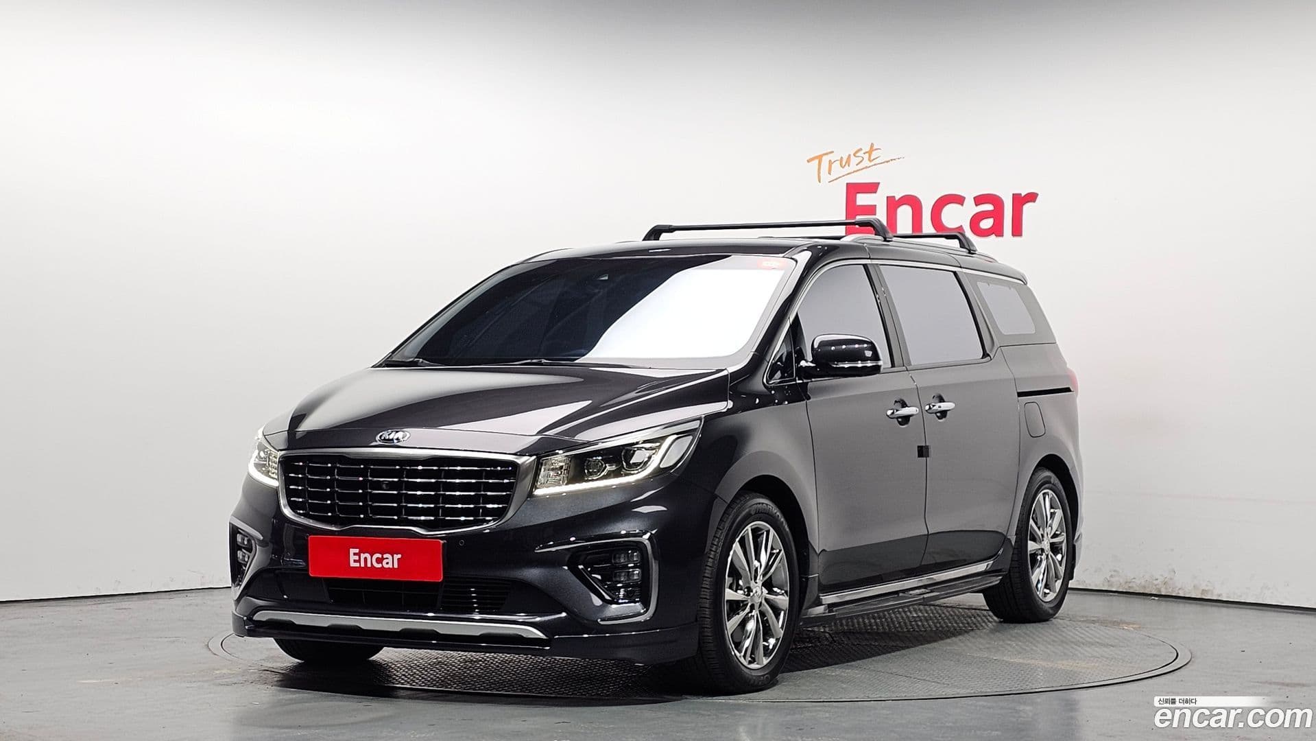 Main__Slider__Photo:Canival Kia 2019.9-0