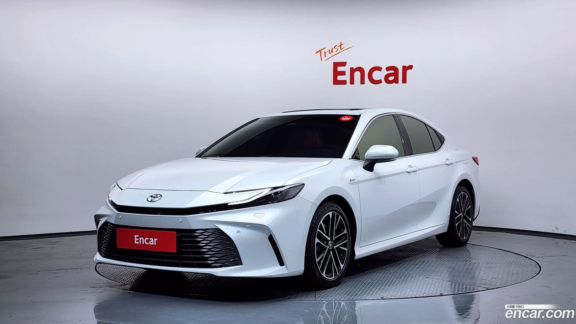 Main__Slider__Photo:Camry Toyota 2024.10-0