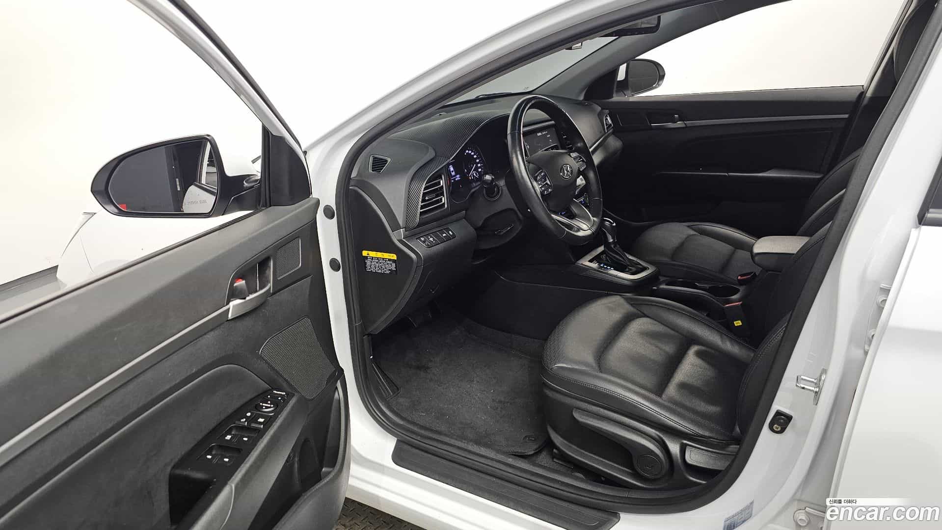 AVANTE Hyundai 2019.9-INNER-010