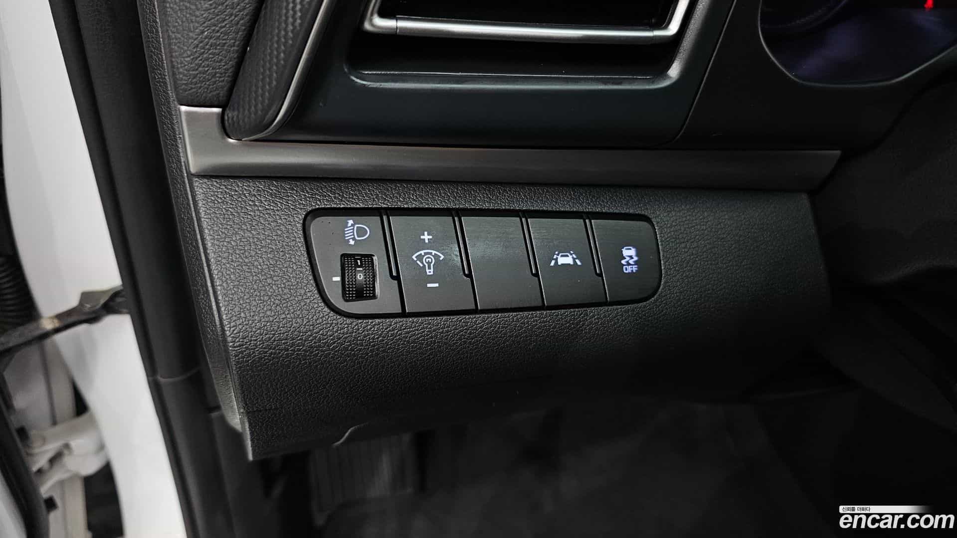AVANTE Hyundai 2019.9-OPTION-019