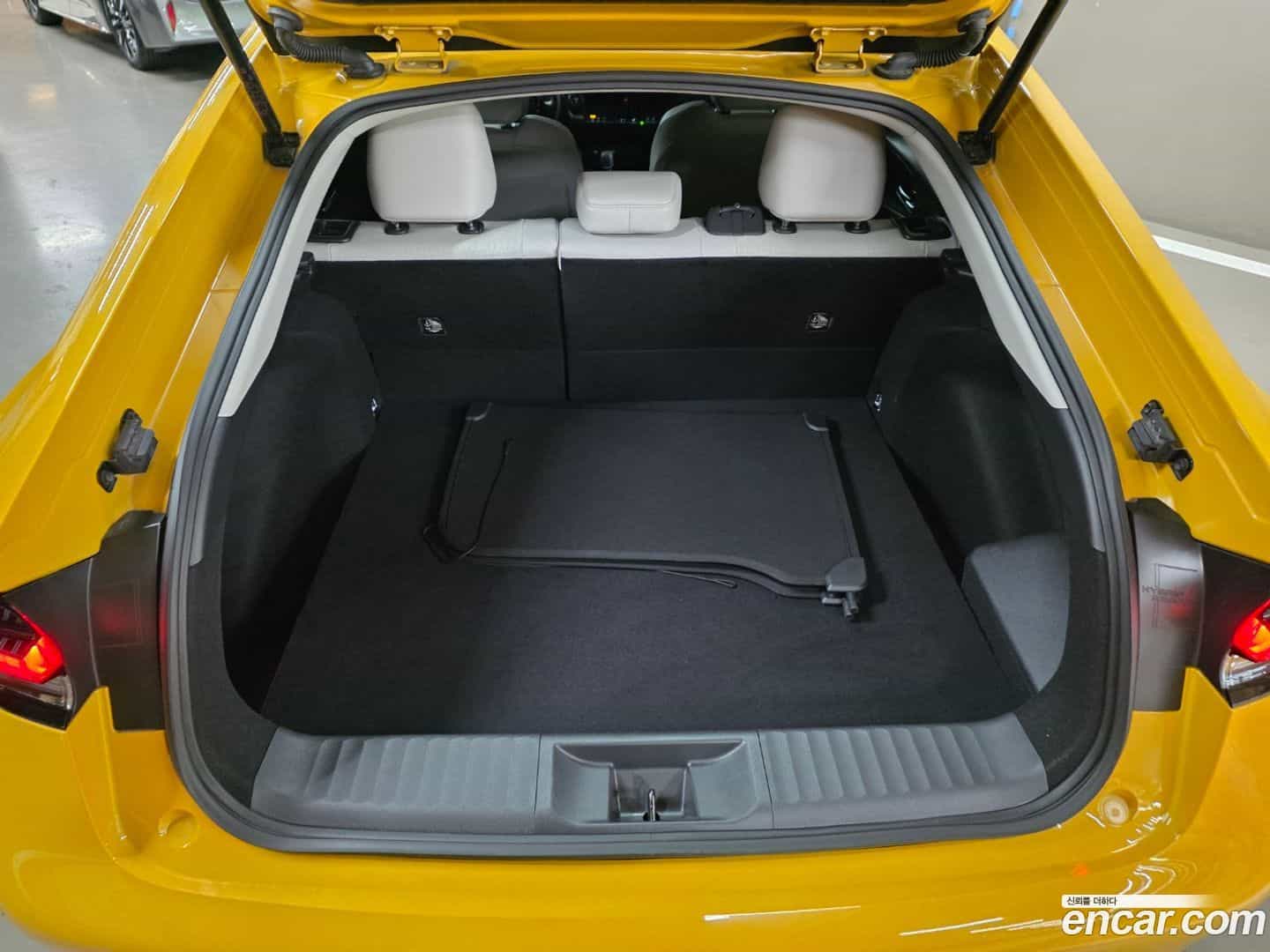 Prius Toyota 2023.10-OUTER-004