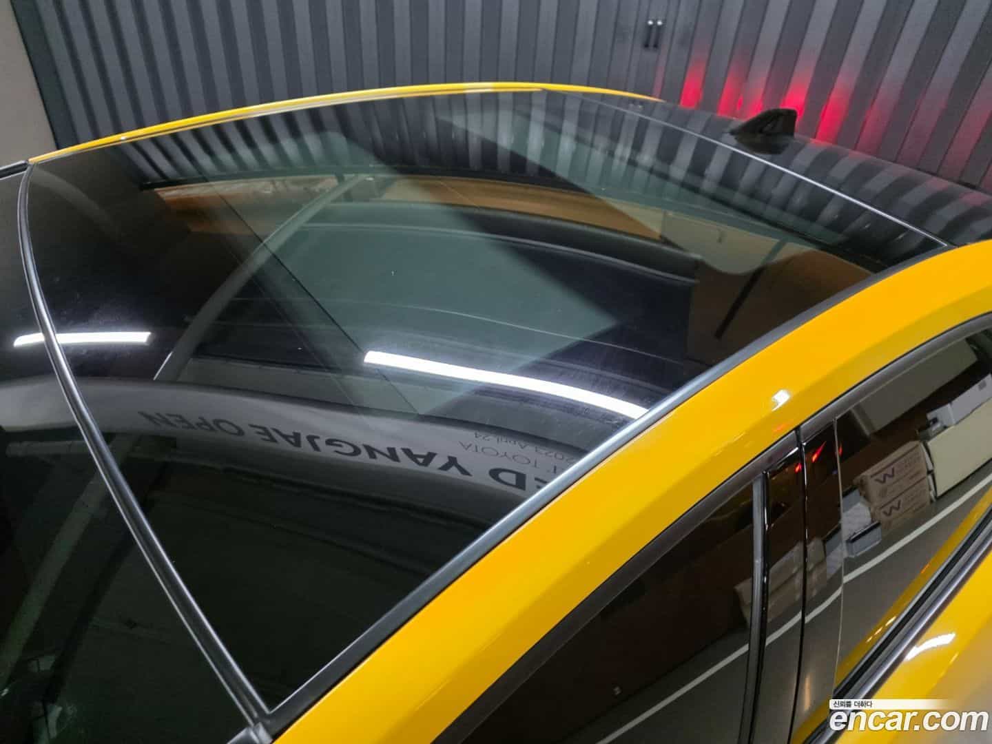Prius Toyota 2023.10-INNER-006