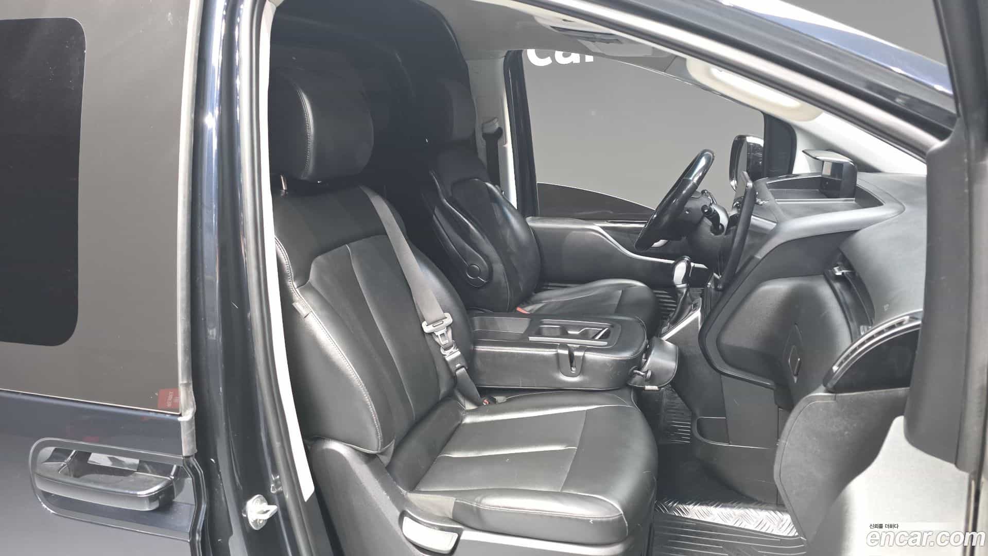 Staria Hyundai 2021.6-OPTION-015