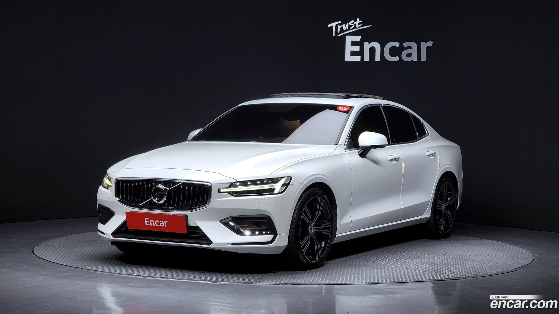 Main__Slider__Photo:S60 Volvo 2019.10-0
