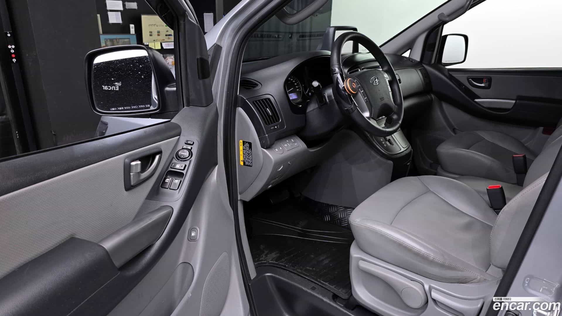 Starex Hyundai 2020.1-INNER-010