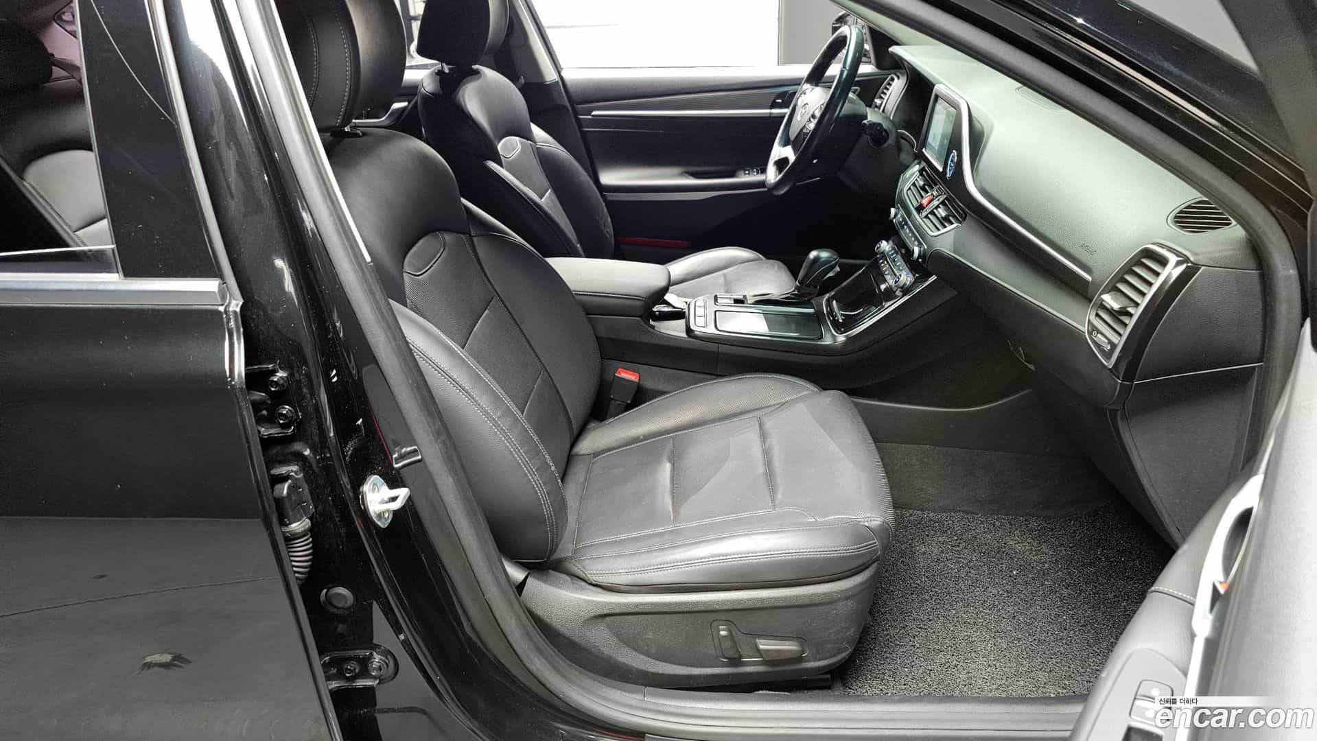 Grandeur Hyundai 2019.2-INNER-010