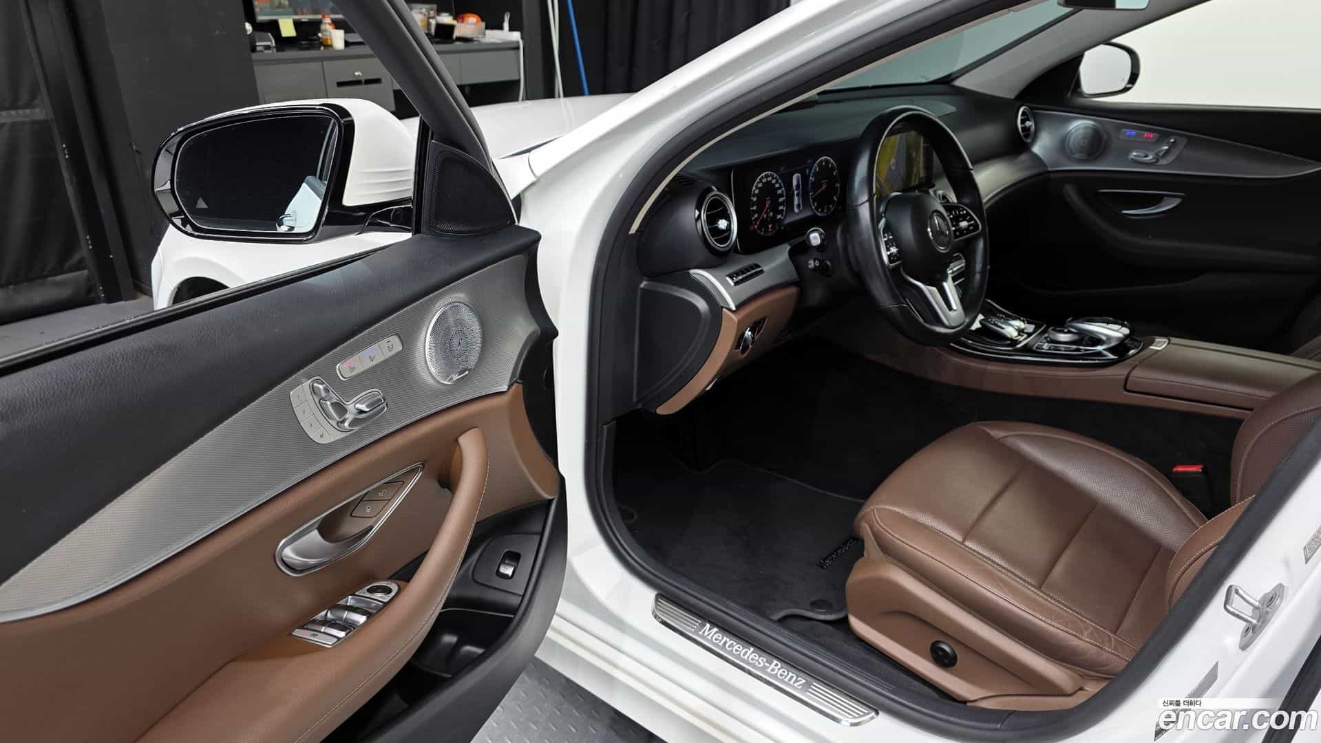 E-Class Mercedes-Benz 2019.3-INNER-010