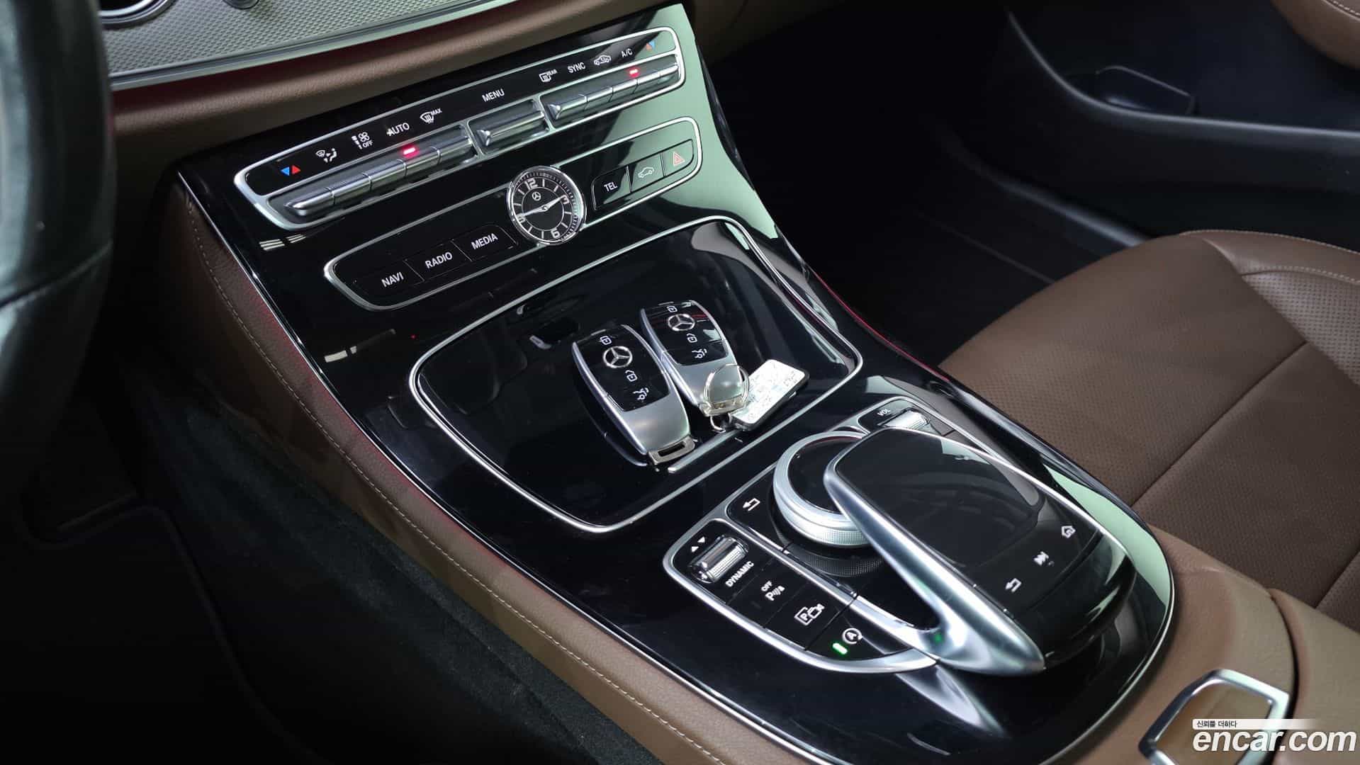 E-Class Mercedes-Benz 2019.3-OPTION-021