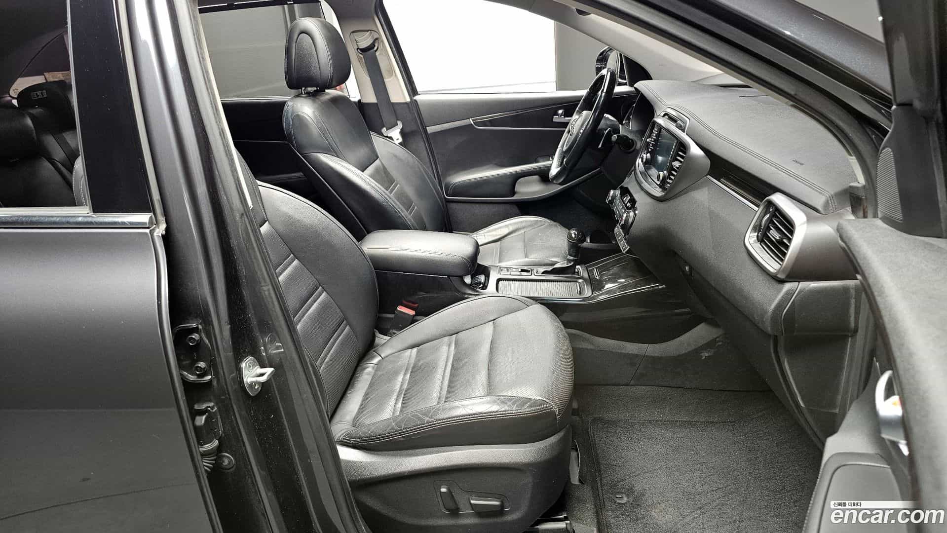 Sorento Kia 2015.7-INNER-010