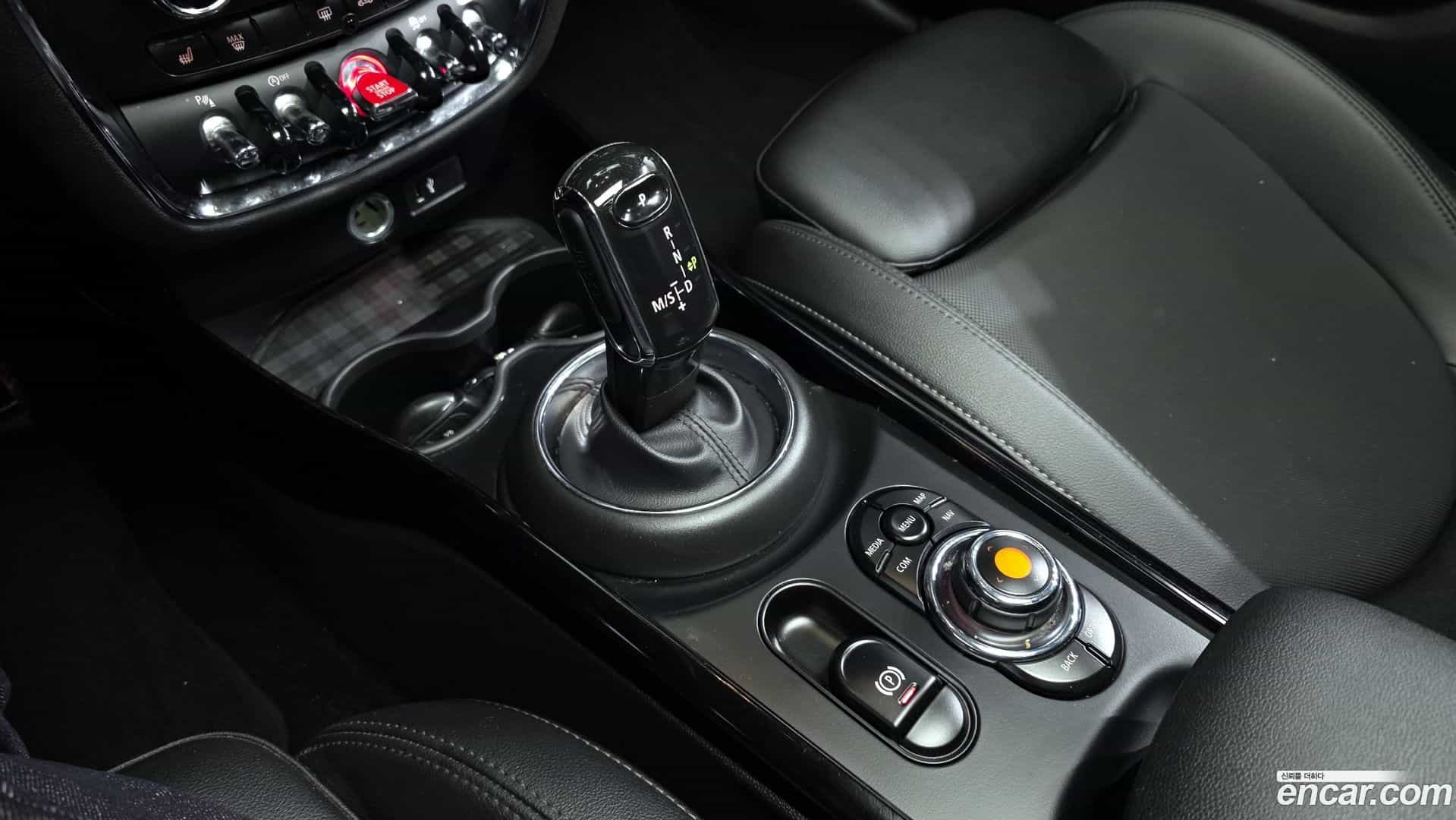 Clubman Mini 2020.10-INNER-009