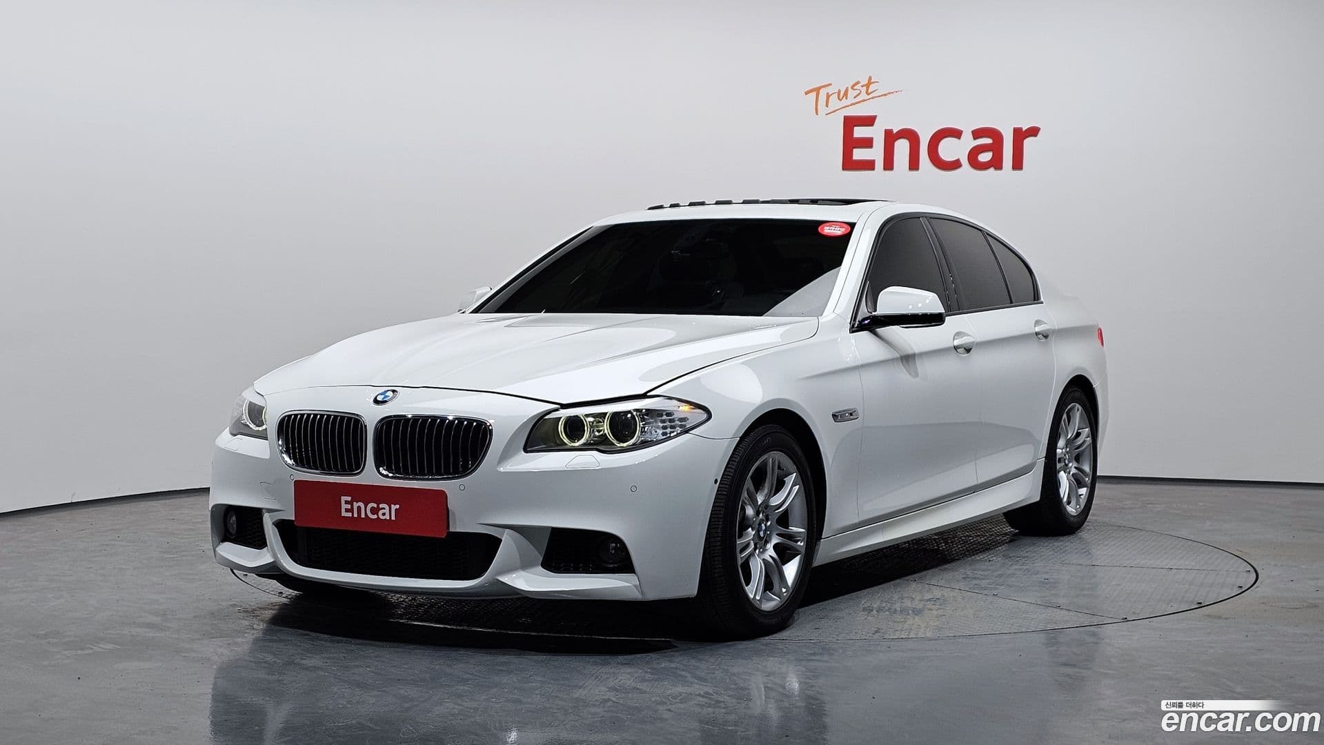 Main__Slider__Photo:5-Series BMW 2012.8-0