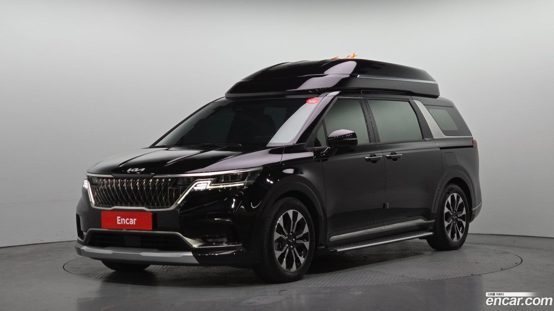 Main__Slider__Photo:Canival Kia 2023.1-0