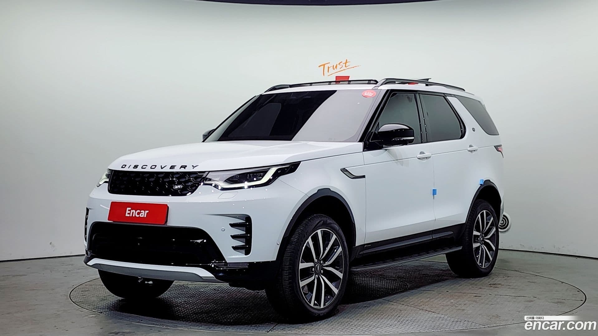 Main__Slider__Photo:Discovery Land Rover 2022.1-0