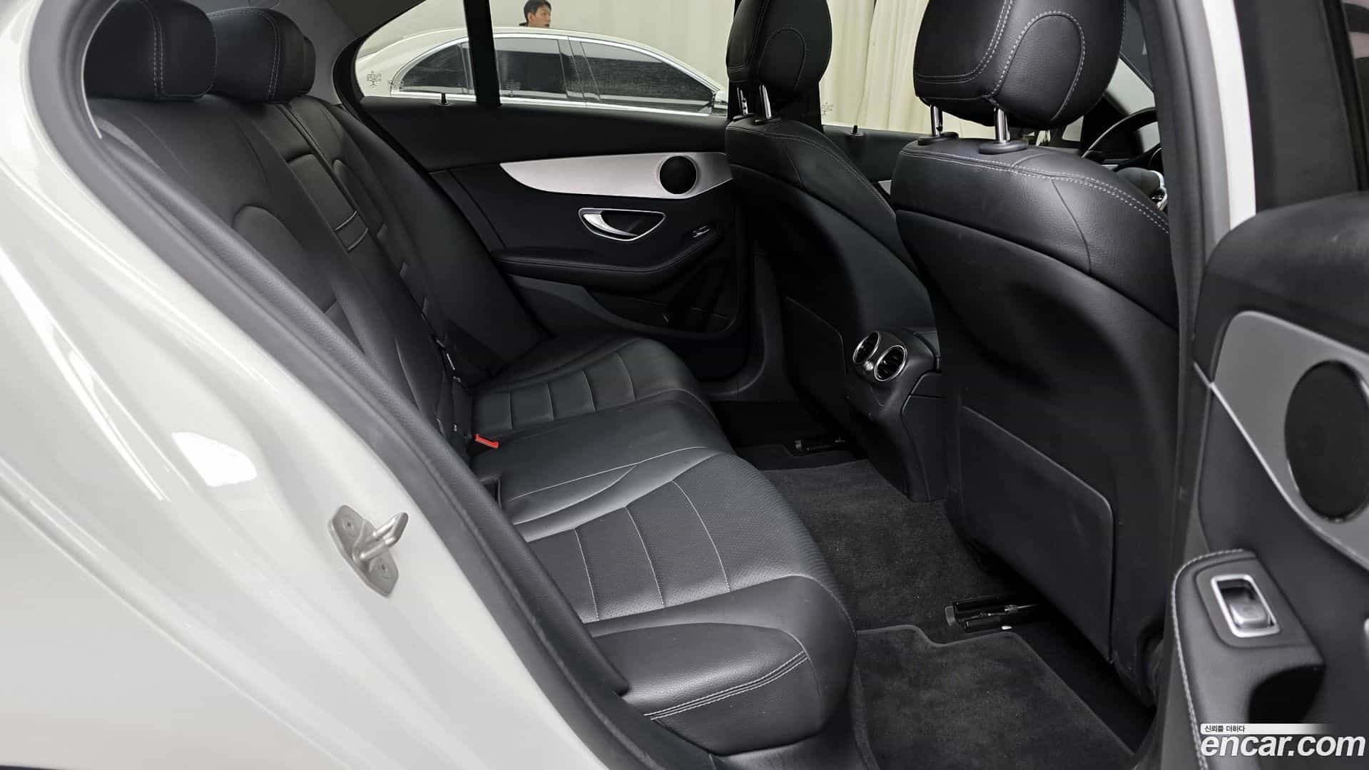 C-Class Mercedes-Benz 2020.1-OPTION-016