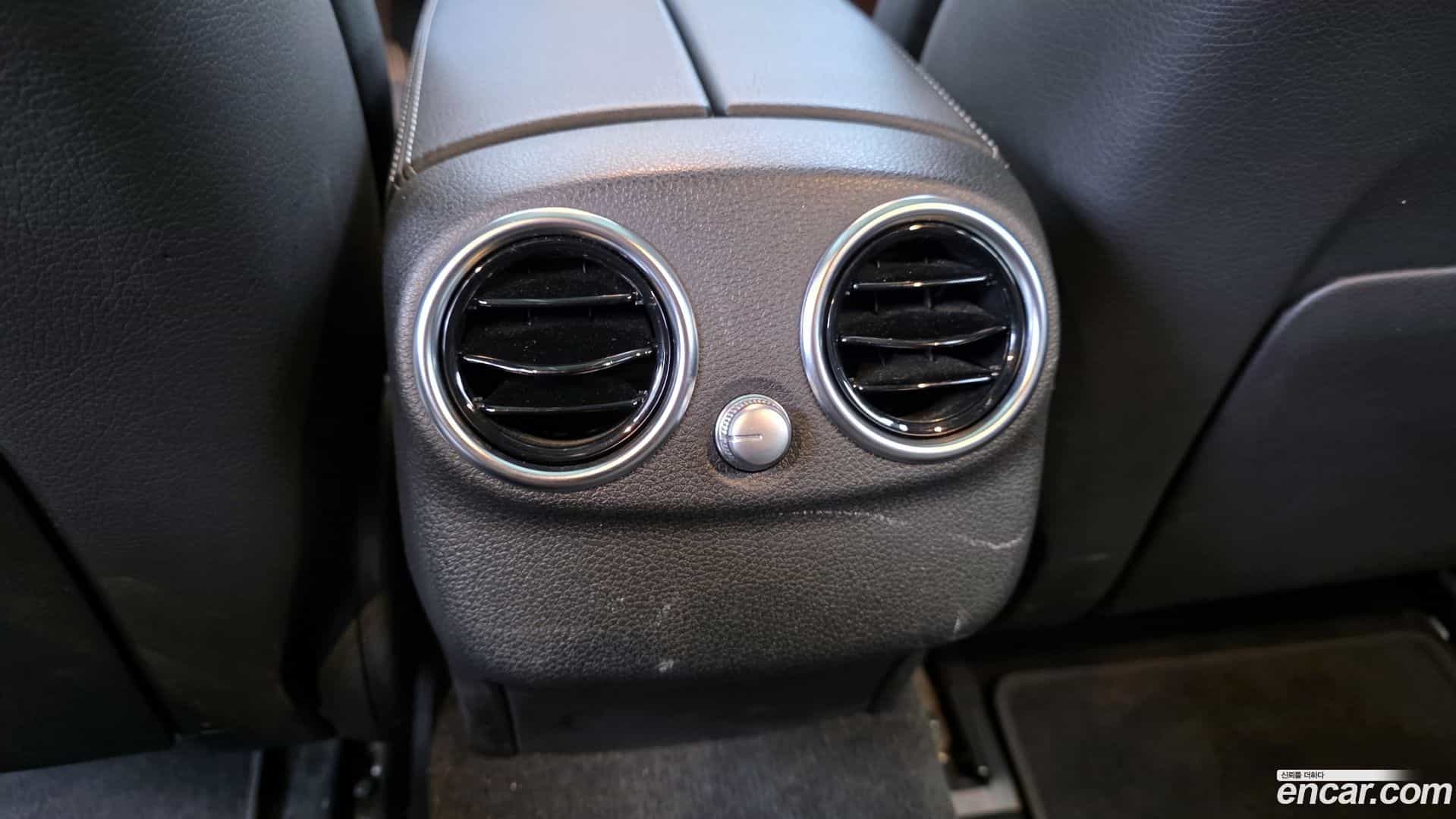 C-Class Mercedes-Benz 2020.1-OPTION-023
