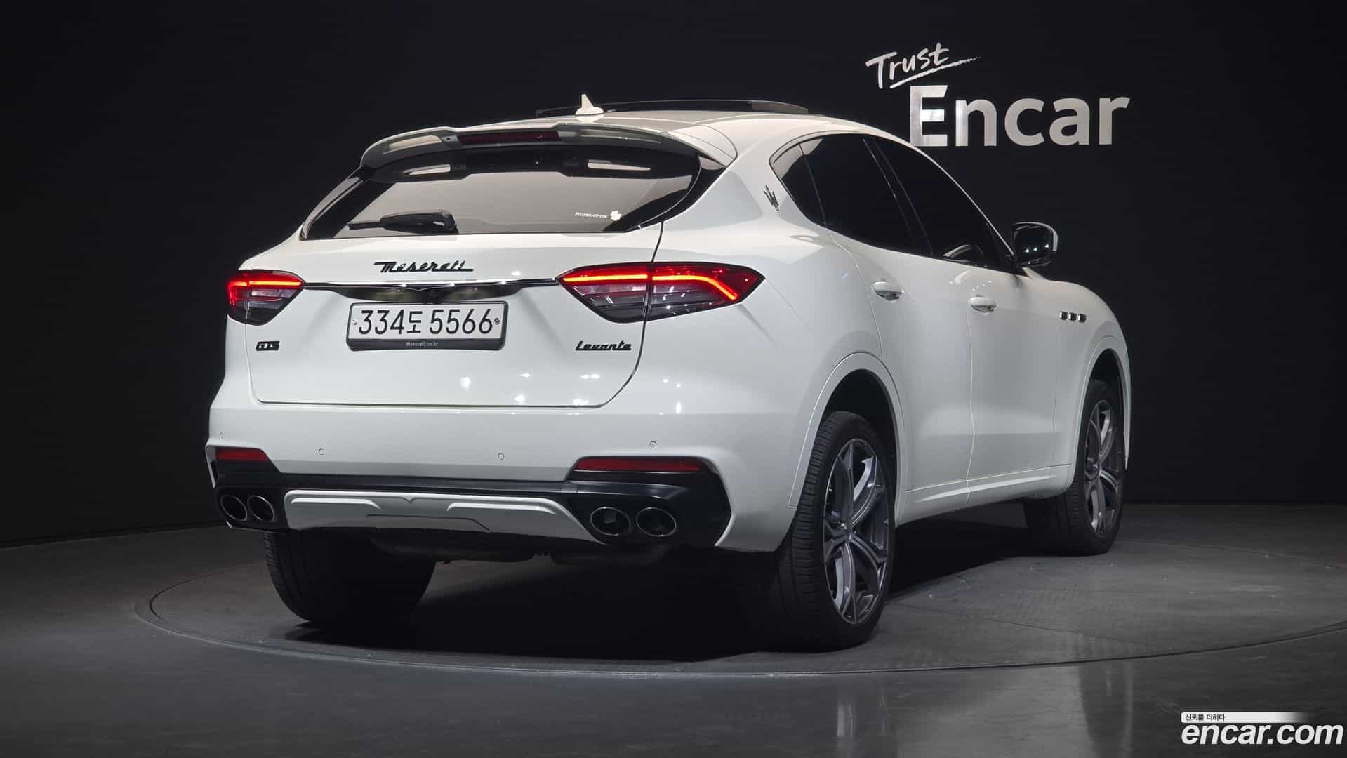 Levante Maserati 2019.10-OUTER-002