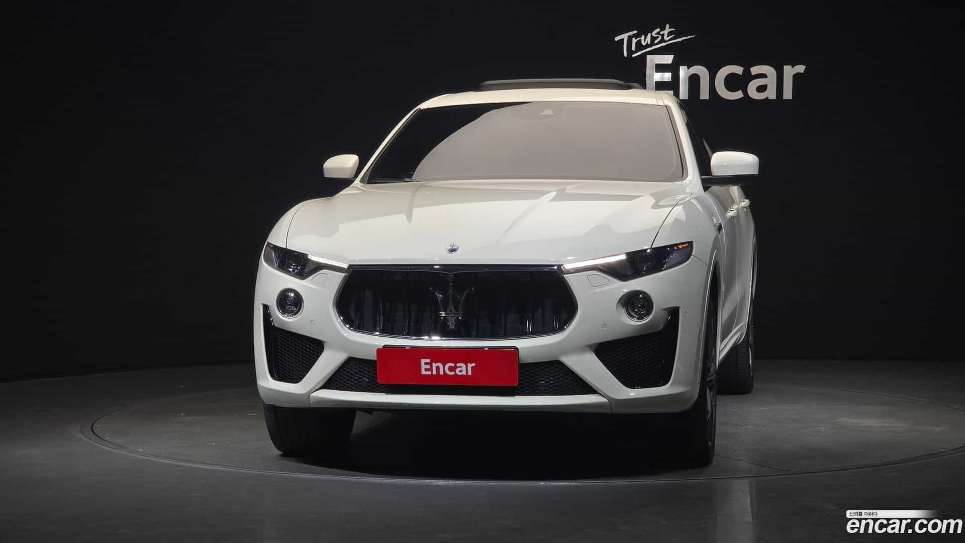Levante Maserati 2019.10-OUTER-003