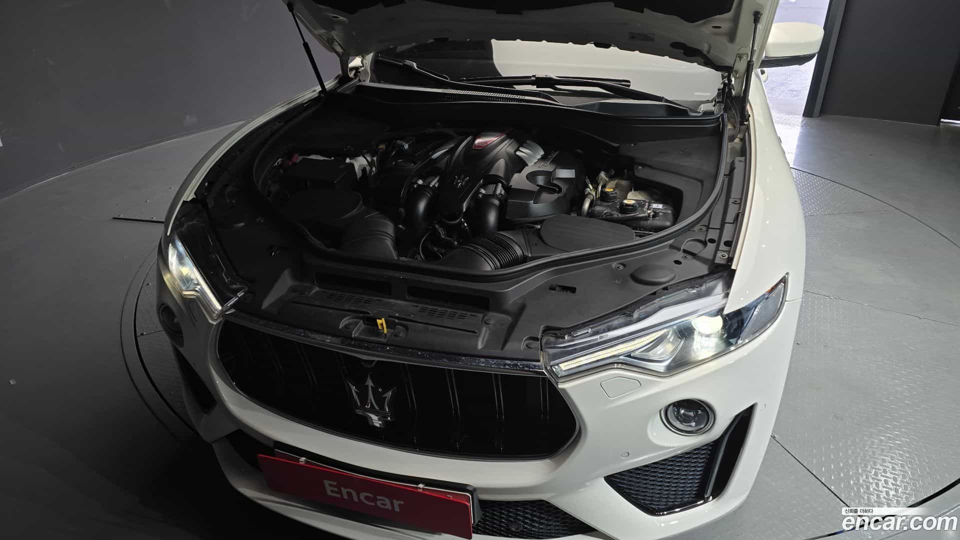 Levante Maserati 2019.10-INNER-006